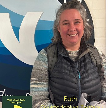 Ruth, Gwirfoddolwr gynllun teithiau llesol